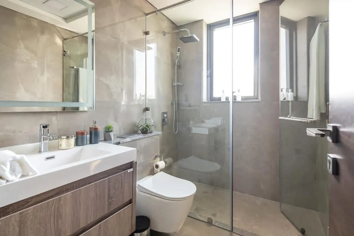 Frank Porter - Majestique Residence 2 Dubai United Arab Emirates
